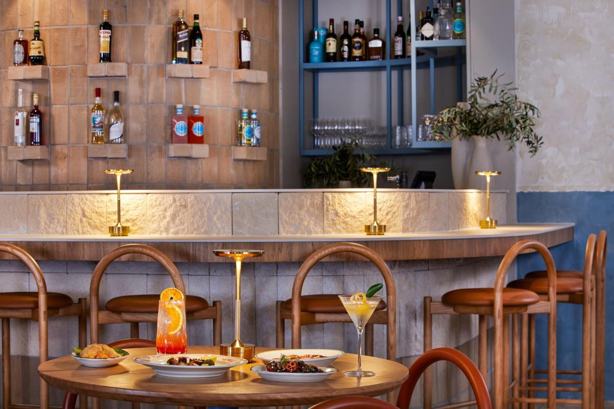 The Westin Brisbane Hotel Bagian luar foto The bar at the hotel