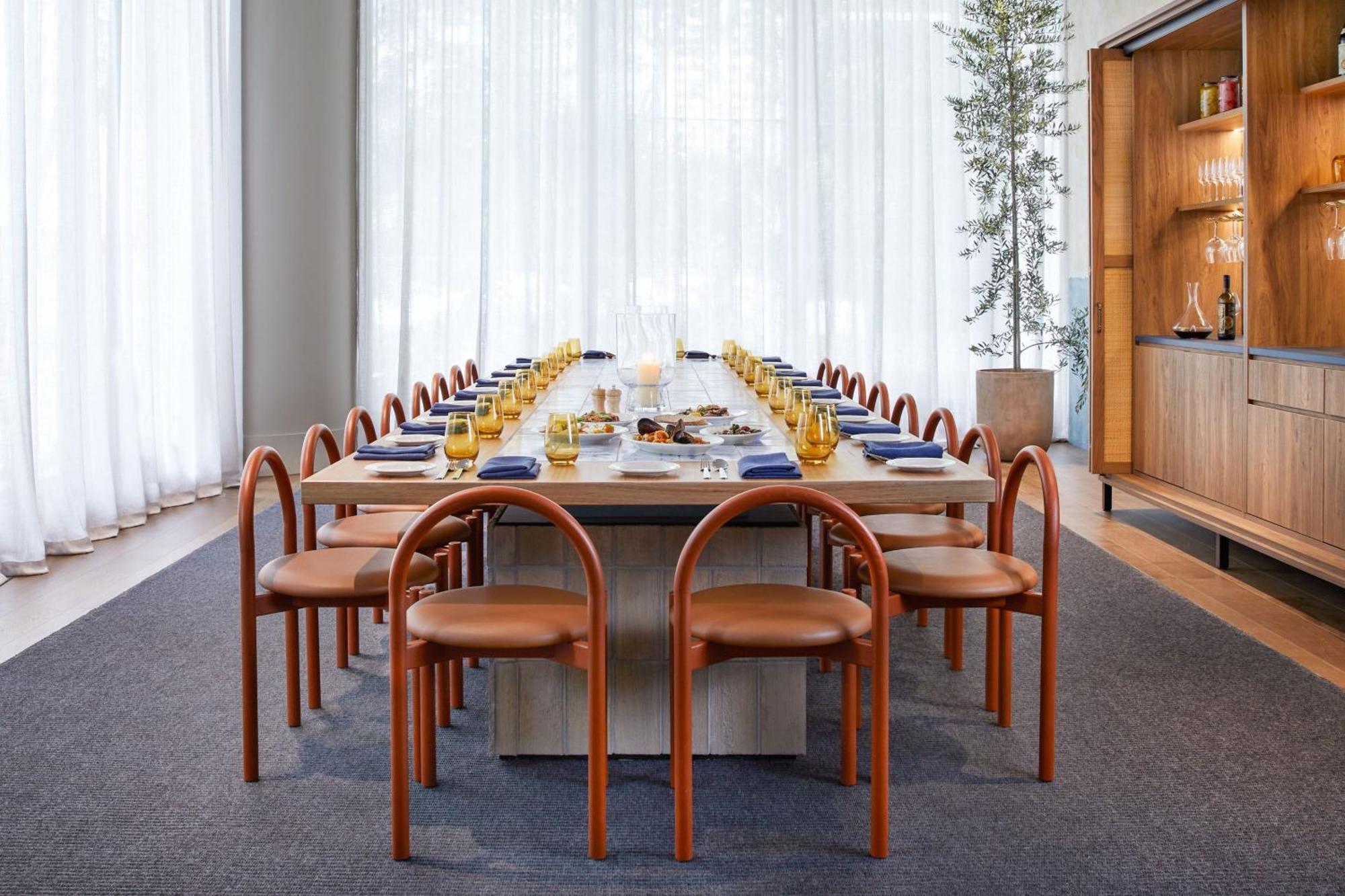 The Westin Brisbane Hotel Bagian luar foto The table and chairs in the dining room of the 1986 Olympic Village