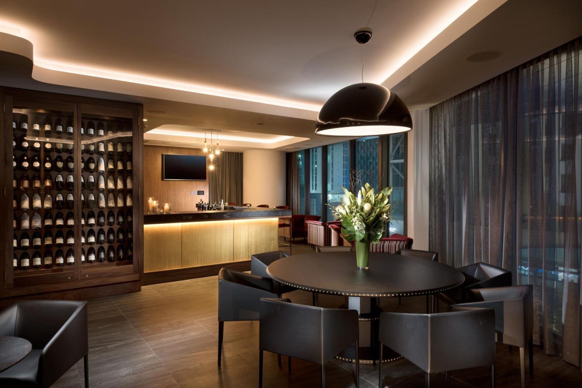The Westin Brisbane Hotel Bagian luar foto The private dining room at the 2012 London Hilton on Park Street