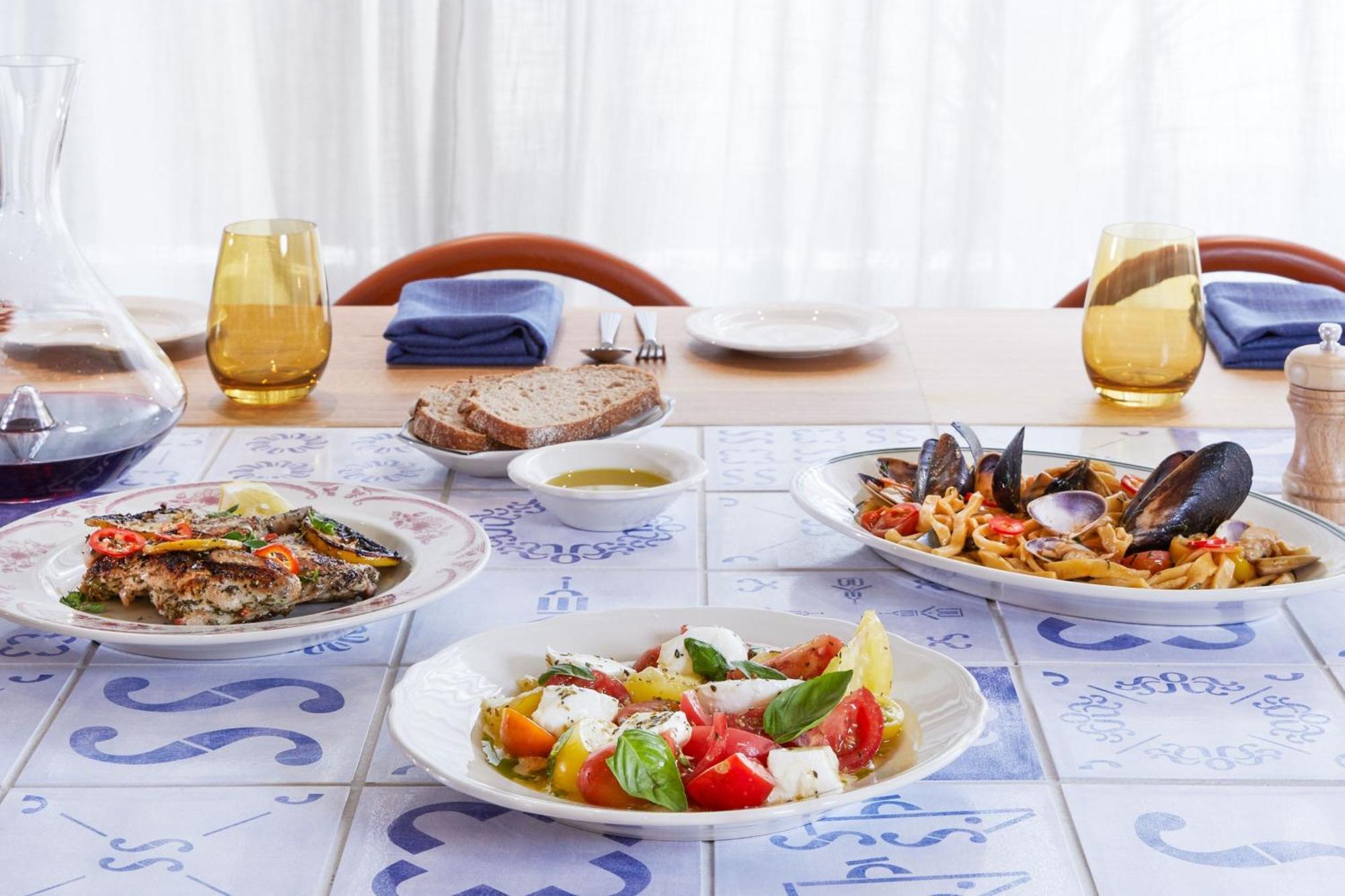 The Westin Brisbane Hotel Bagian luar foto Greek cuisine